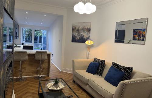 Southend Apartment With Parking, Private Garden and Beach Side Location - Foto 18