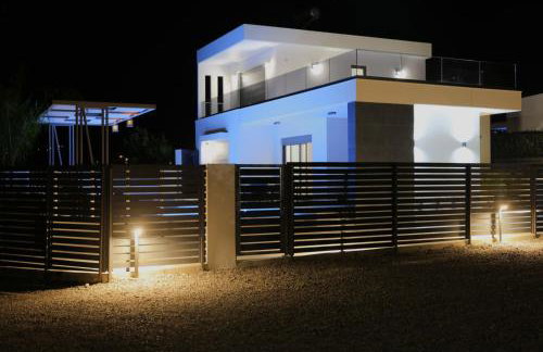 Villa Viventia with Heated Pool - Photo 27
