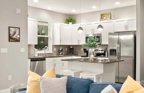 Canopy Couplet - 2 Upscale Condos by Main St - Foto 4