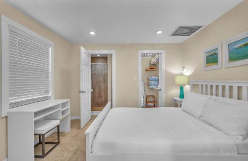 Grove Bay Bungalow - 2/2 Gated Cottage-Walk to Bay - Foto 15