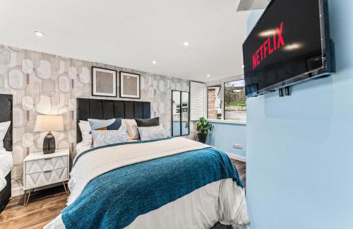 Elegant Retreat in Cheltenham - Garden & Parking Included - Foto 24