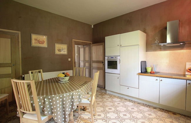 Unique Holiday Home in Virton with Hot Tub - Foto 3