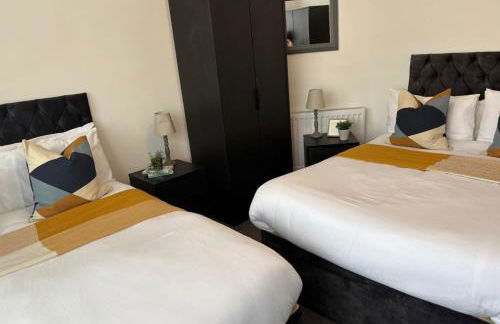 Spacious Bungalow in St Helens, 1-Min Drive to Carr Mill Bridge - Foto 8