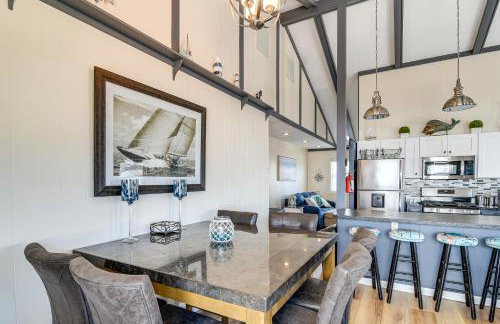 Bayfront Home with Boat Dock and Deck in Forked River - Foto 6