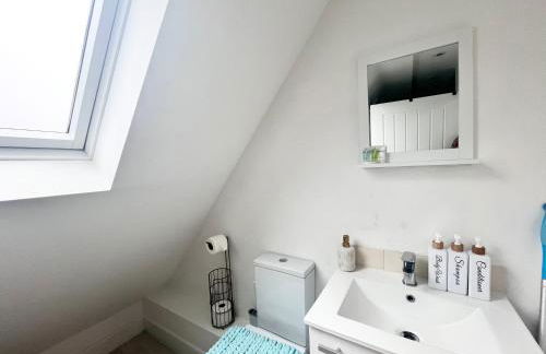 Stunning Five Bedroom Holiday Home in Chartham Canterbury with Hot Tub - Foto 24