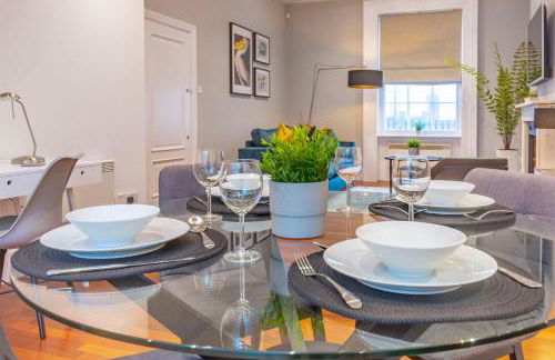 Luxury Spacious Flat For 4 Guests & Free Parking - Photo 14