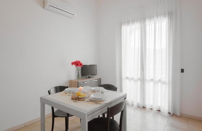 Stylish Residence Le Fontane 1 Bedroom Apartment Sleeps 3 Persons - Photo 26