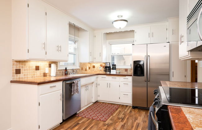 Beard Avenue Bungalow! - Foto 10