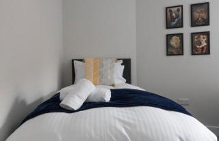 3 bedroom Cannock flat ideal for groups - Foto 16