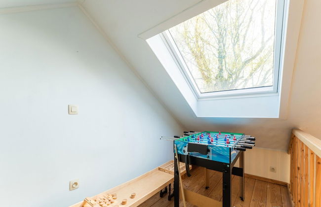 Amazing Holiday Home With Spacious Garden - Photo 8