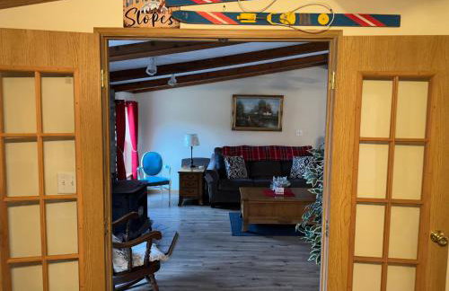 15 miles to Windham Mountain ! King Bed, Game Room, OutDoor Patio - Foto 4