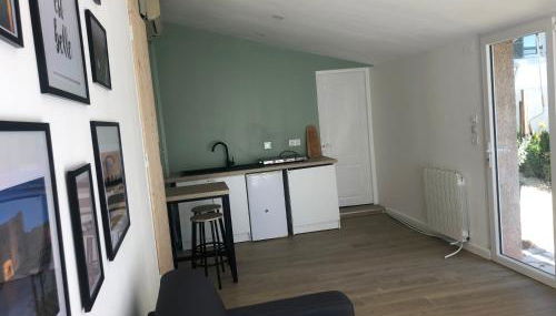 Studio refait à neuf avec jardin Aigues Mortes - Foto 2