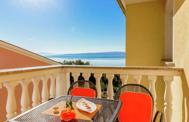 Alluring Apartment in Dramalj with Hot Tub - Foto 11