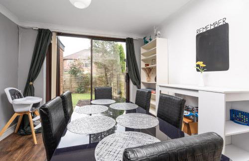 Elegant 3-Bedroom Manchester Retreat Free Parking KeenzChillz - Foto 4