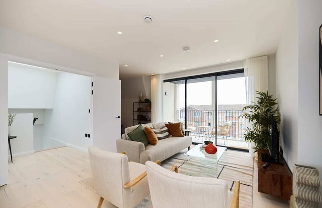 The Brondesbury Hideaway - Stylish 3bdr Flat With Balcony + Parking - Foto 5