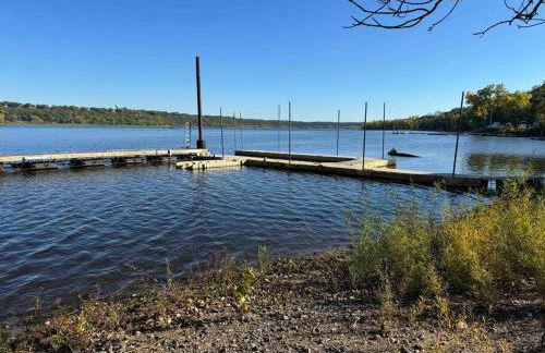 Spacious St Croix River Home with Private Beach - Foto 13