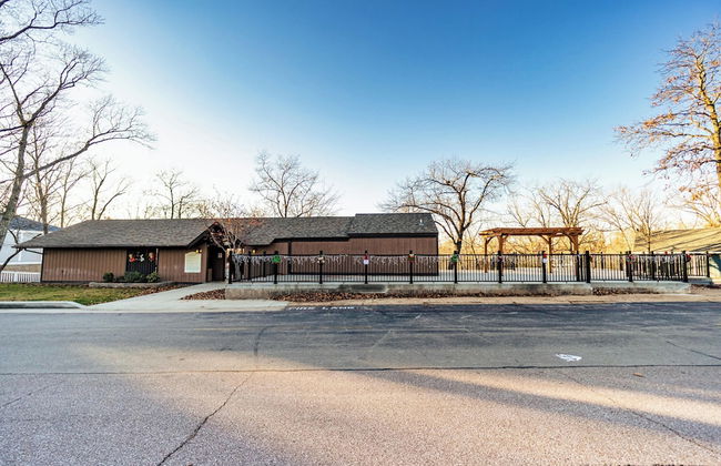 Serenity Now Quiet 4 BDR Next to Margaritaville! - Photo 23