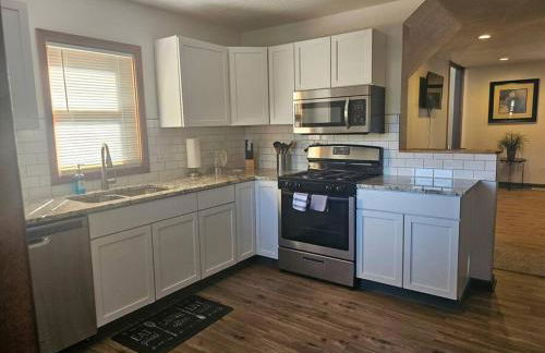 Spacious Duplex by Fairgrounds & Downtown with Fire Pit - Foto 23