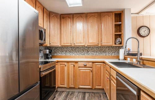 Summit Forester #47 BLDG.2 Bedrm / 2 bath Ski in Ski Out! Steps to Chair 15 at Little Eagle Lodge! - Foto 5