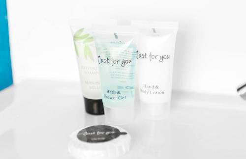 Chic 2 Bedroom Home - King-Size Beds - Garden - Parking 4VC - Foto 32