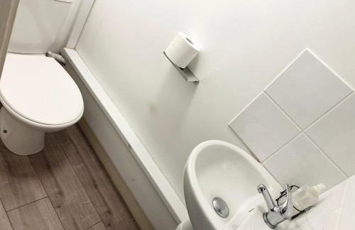 4 Bed House-Garden-Parking-15 min Elizabeth Line - Foto 3