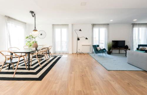 Plaza de España Skyline - Photo 98