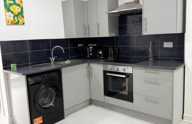 Bright, Modern & Comfortable 2-Bedroom Apartment - Foto 20