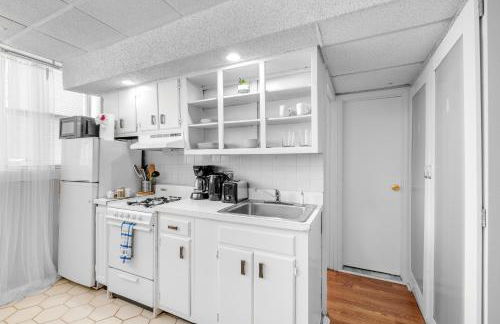 One Bdrm Quaint Flat W Deck - Foto 9