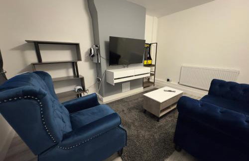 Stylish 2BR, Fast Wifi with balcony - Photo 22