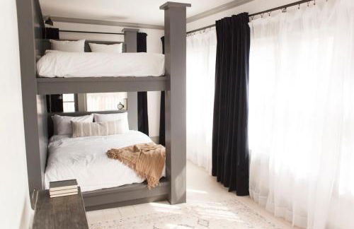 The Bishop Charming 4BR Retreat OU Campus 100yo - Foto 24