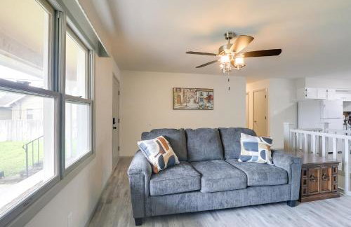 Group Getaway with Private Yard in Wichita! - Foto 6