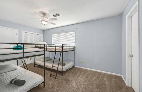 Home for summer with pool, pool table, outdoor kitchen,patio and balcony - Foto 16