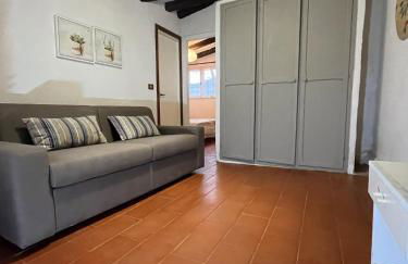 Beachfront Villa Sea & Garden - 2BR - AC - WiFi - BBQ - Parking - Pet Friendly - Foto 12