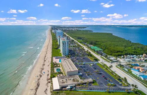 Hutchinson Island BeachFront Heated Pool Balcony Top Floor - Foto 32