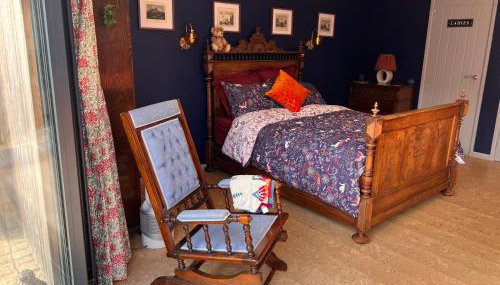 Williams Cottage A High end little home with antique style - Photo 1
