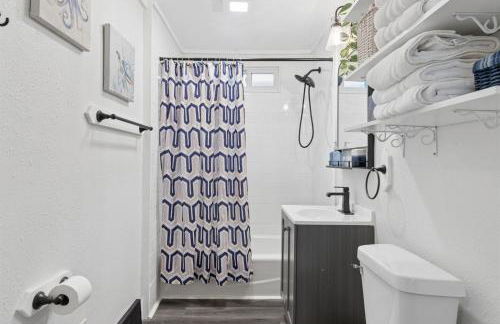 Updated 3-Bed Off Como Lake on Charming Cul-De-Sac - Foto 16