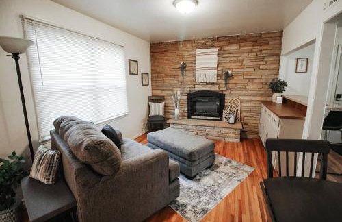 Fenced Lot W Home Gym plus Washer and Dryer - Foto 11