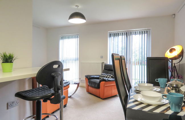 Tudors eSuites Park Central Townhouse Garden and Parking - Foto 13