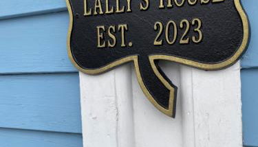 It’s Showtime-Book Lally’s House! Steps to Common! - Foto 3