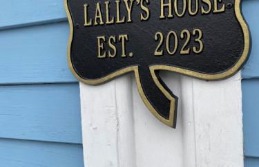 It’s Showtime-Book Lally’s House! Steps to Common! - Foto 3