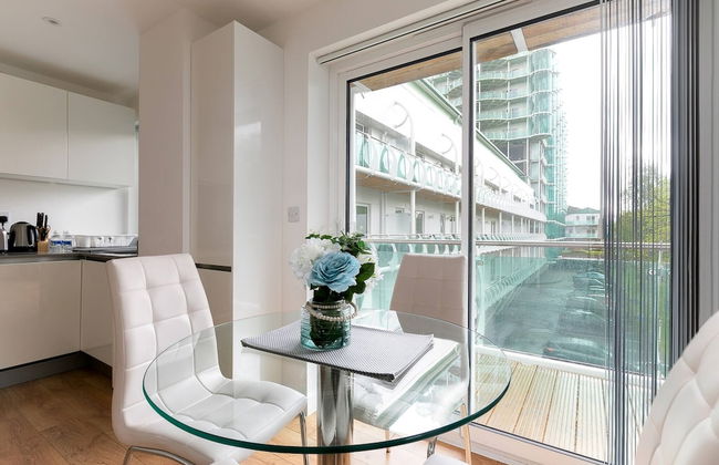 Skyvillion Tower Point Enfield 1bed W Balcony - Photo 19