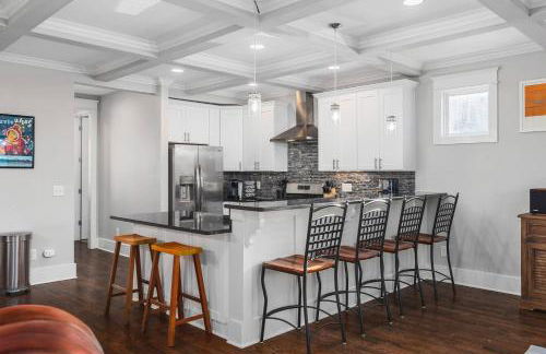 Walk to Broadway & Germantown Large House with Patio - Foto 17