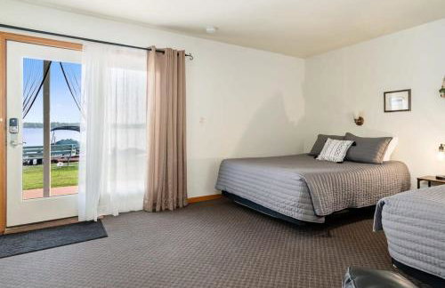 Lakefront 6 Double Queen Rooms at Fife Lake Lodge - Foto 10