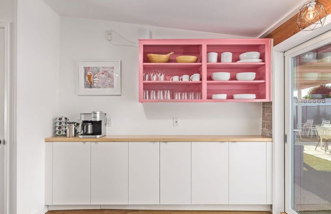 Northview Mid-century Escape Pool Firepit Bocce - Foto 17