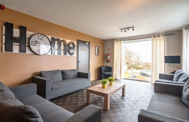 Luxury Holiday Home With Sauna Near Forest in Ovifat - Photo 1