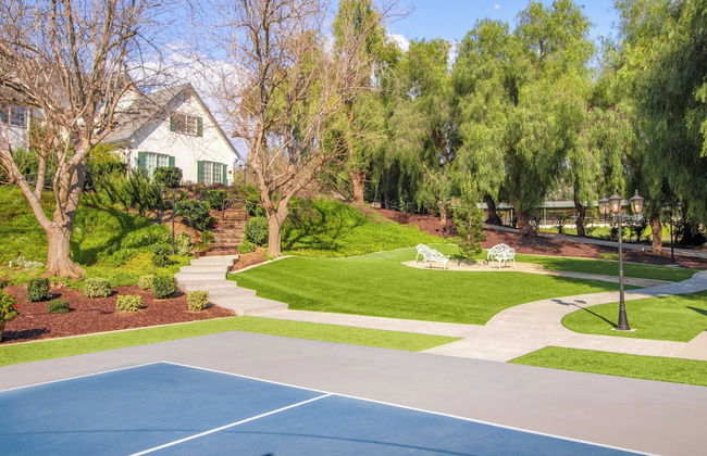 The Riesling Retreat by Avantstay Estate w/ Pool, Hottub, Putting Green & Pickle Ball Court! - Photo 11