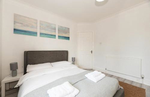 4 Bedroom Family Home In South East London - Photo 19