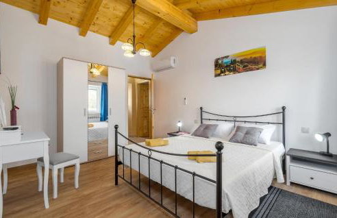 Gorgeous Home In Visnjan With Wifi - Photo 19