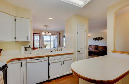 Walk to Lake Loveland Mtn-View Retreat with Balcony - Foto 10