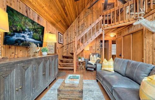 Waterfront A-Frame Cabin w Hot Tub, Outdoor Kitchen, Firepit Near Hiking & ATV Trails - 10 mins to Helen, GA - Foto 23